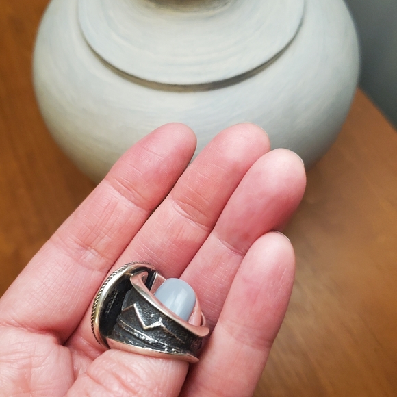 Solid sterling Natice American Buffalo Coin Ring with Tufa Sandcast Band - Picture 4 of 9